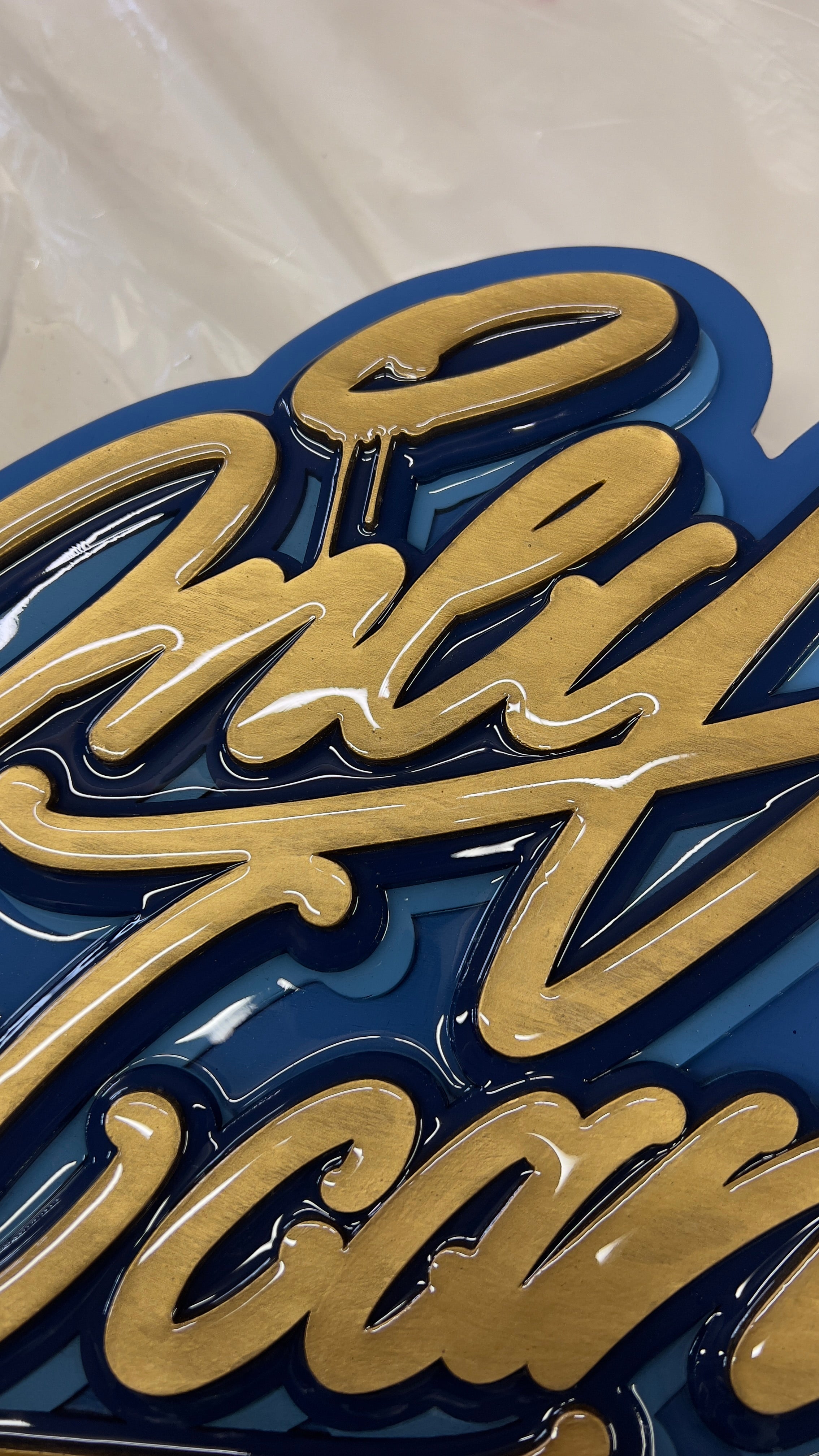 „Only god can judge me“ Original walsculpture